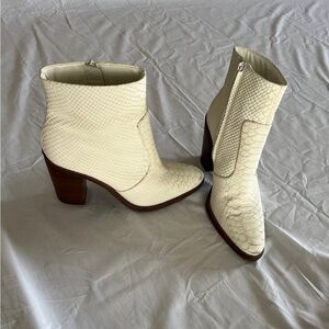 Gianni Bini White Leather Snakeskin Patterned Ankle Boots S 8.5